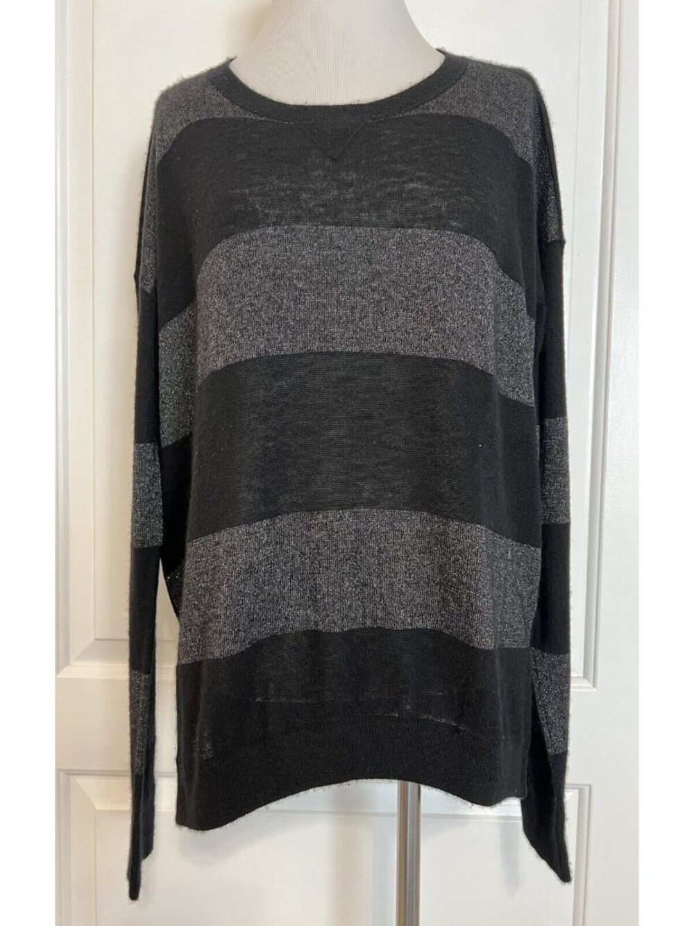 $395 VINCE Designer Cashmere Lightweight Knit Tunic Sweater Top Black Metallic L